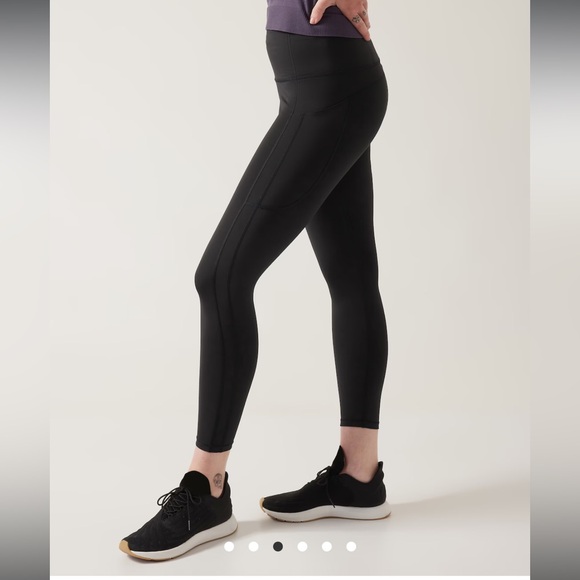 Athleta Ultimate Stash 7/8 Tight in Black - Picture 1 of 8